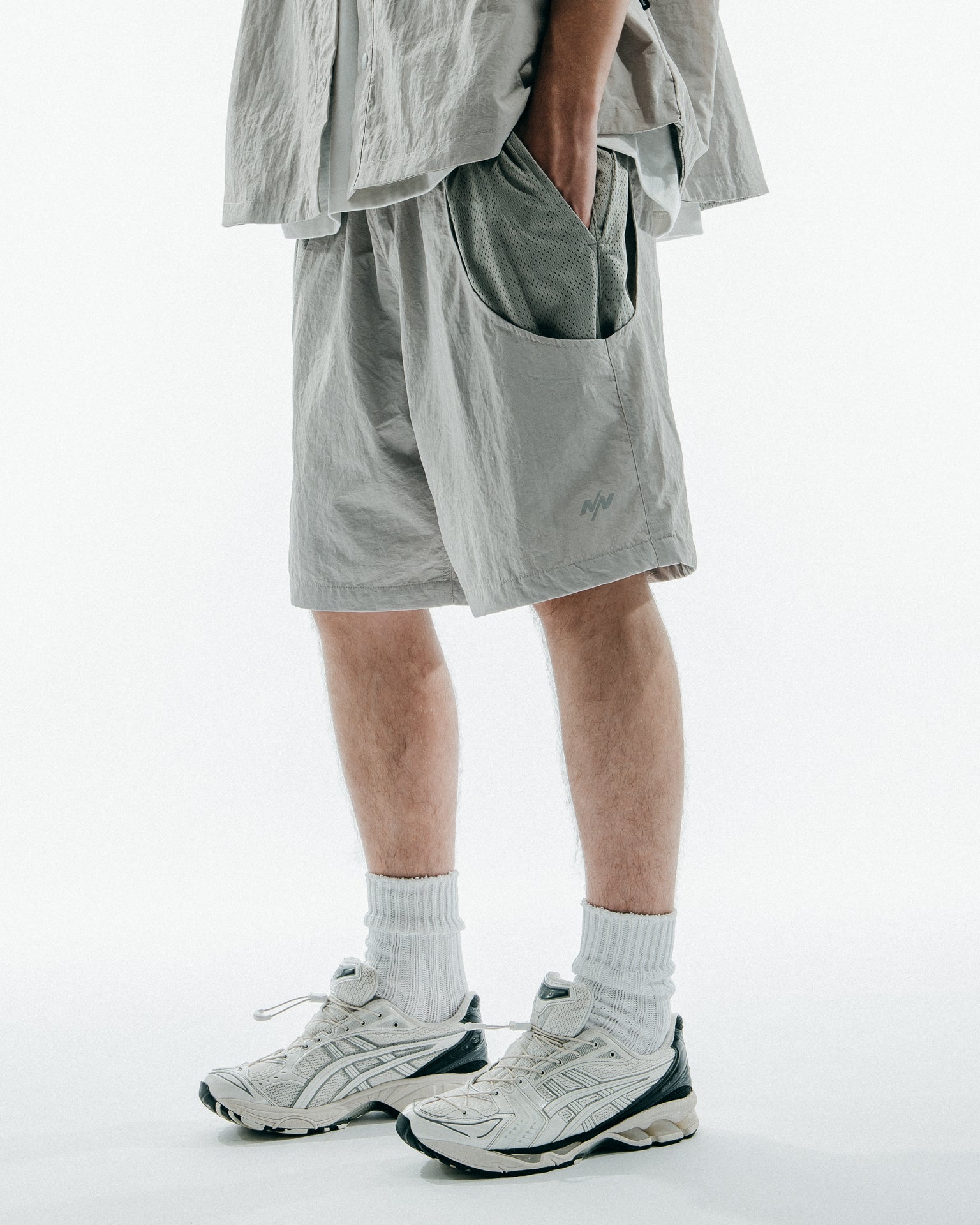 NINE POINT NINE NORMS TWO-LAYER SHORTS-LIGHT GREY