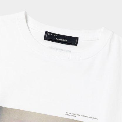 MEANSWHILE ABRACT PHOTOGRAPHT TEE-OFF WHITE