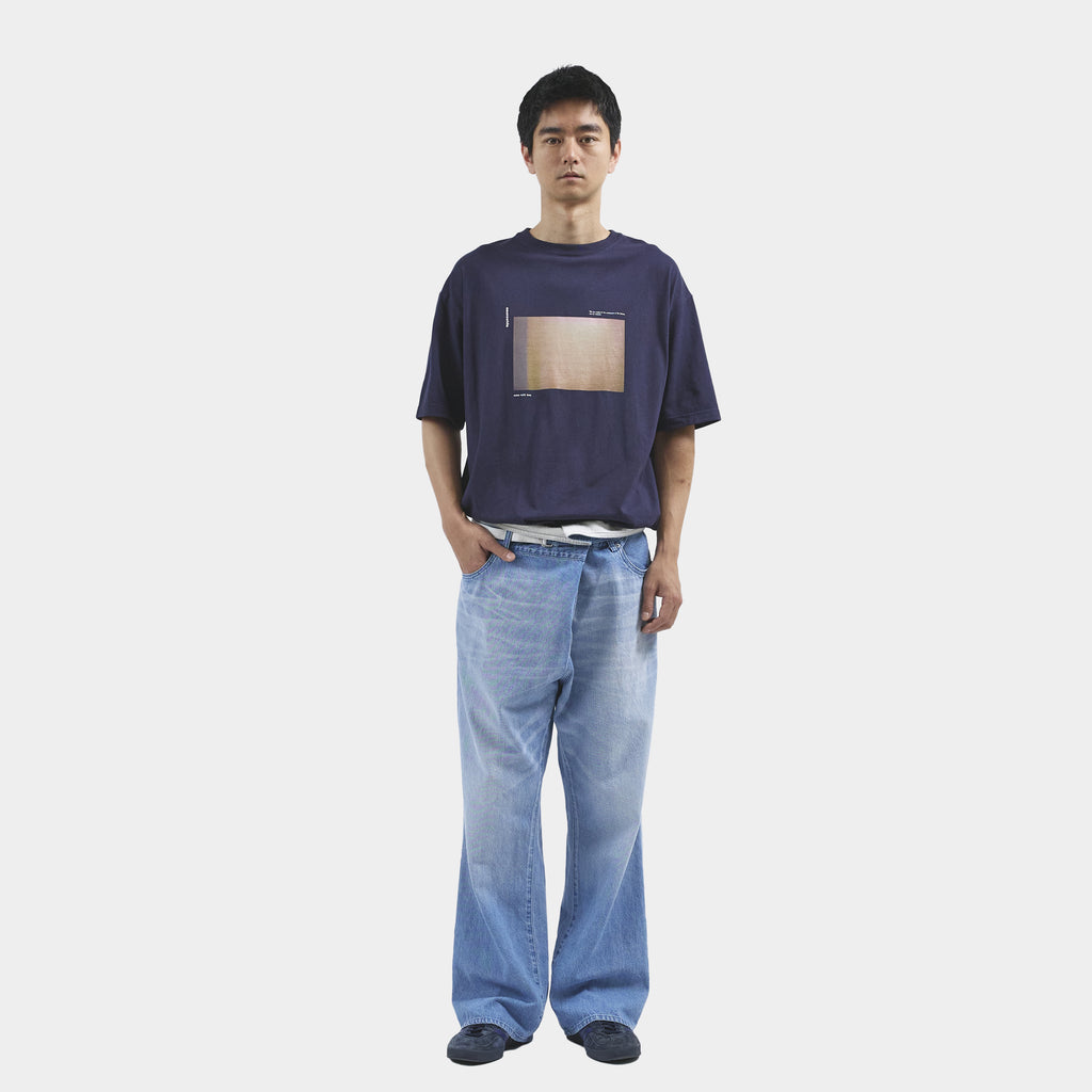 MEANSWHILE ABRACT PHOTOGRAPHT TEE-OFF WHITE