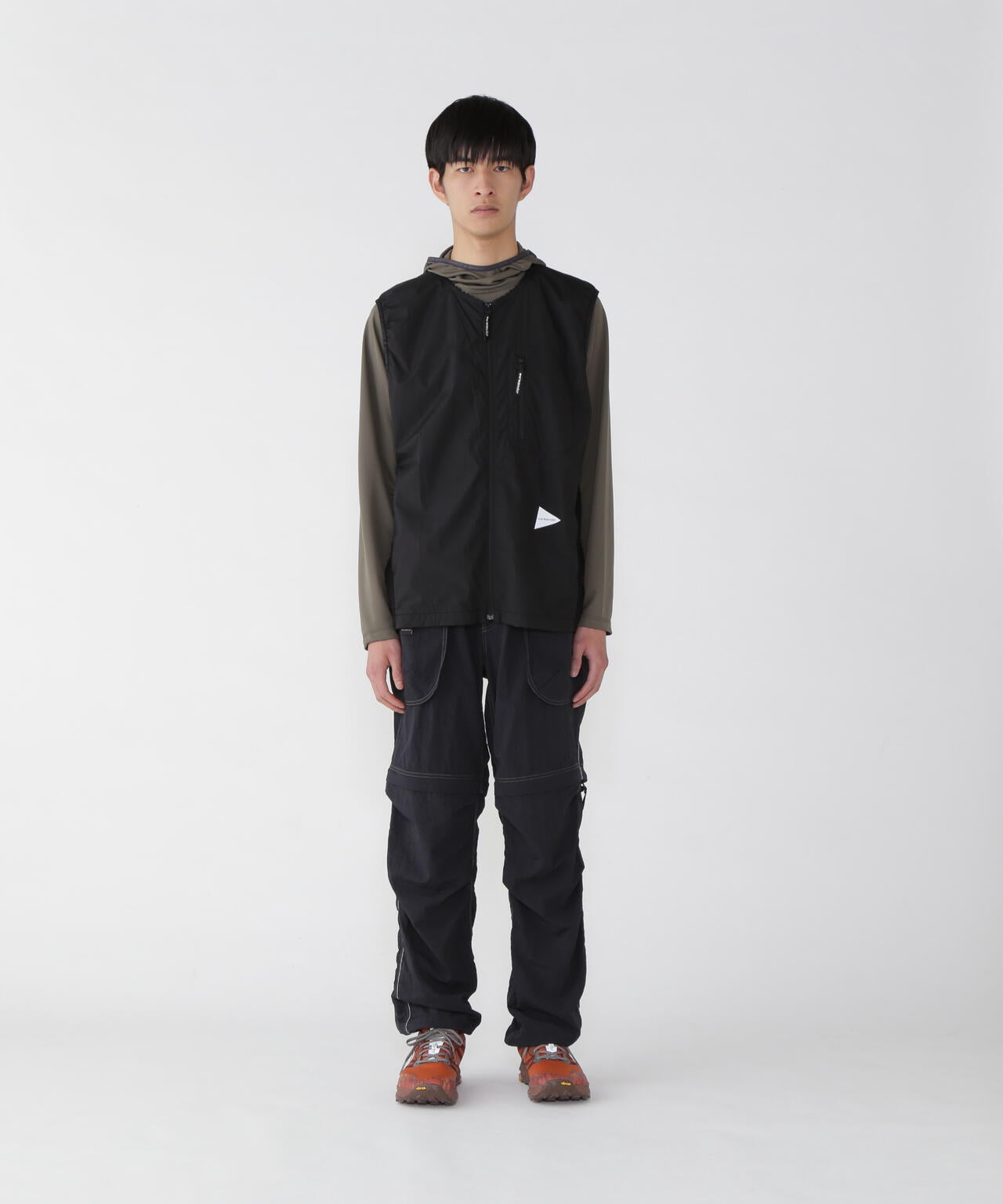 AND WANDER ALPHA DIRECT VEST-BLACK