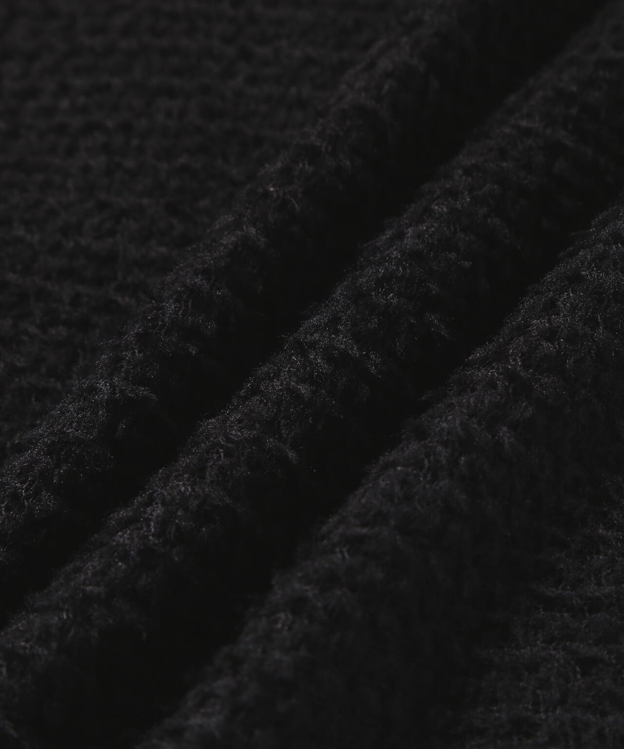 AND WANDER ALPHA DIRECT VEST-BLACK