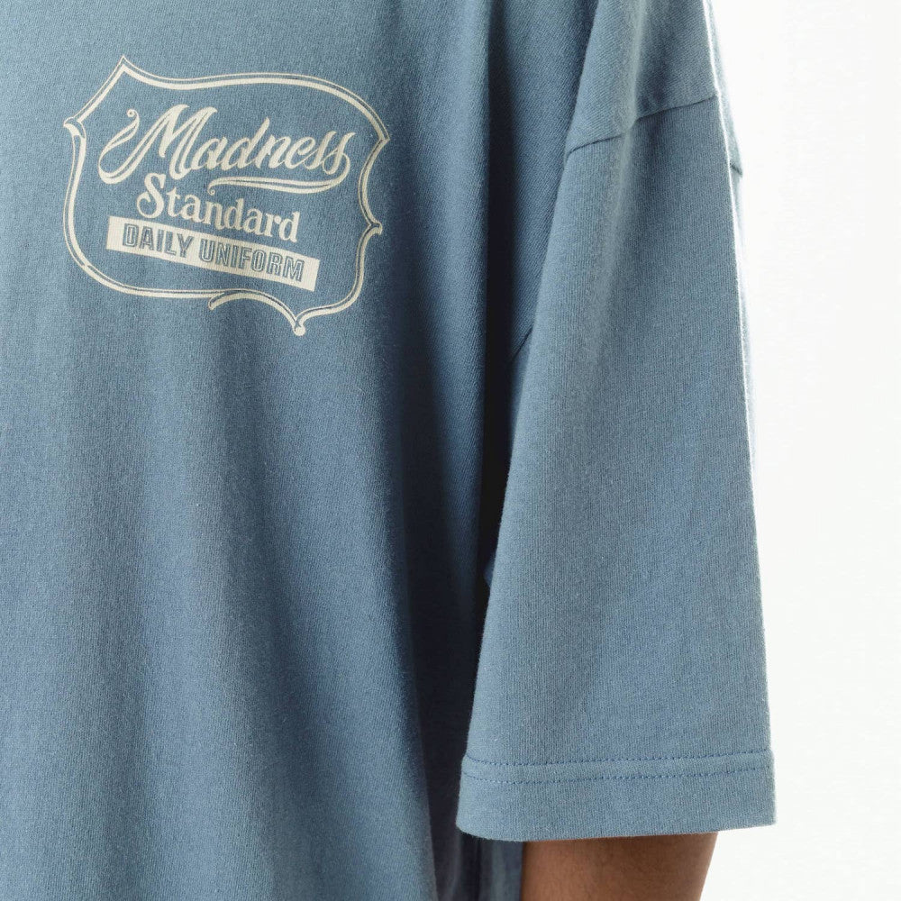 MADNESS BADGE (S) UNIFORM T-SHIRT-BLUE