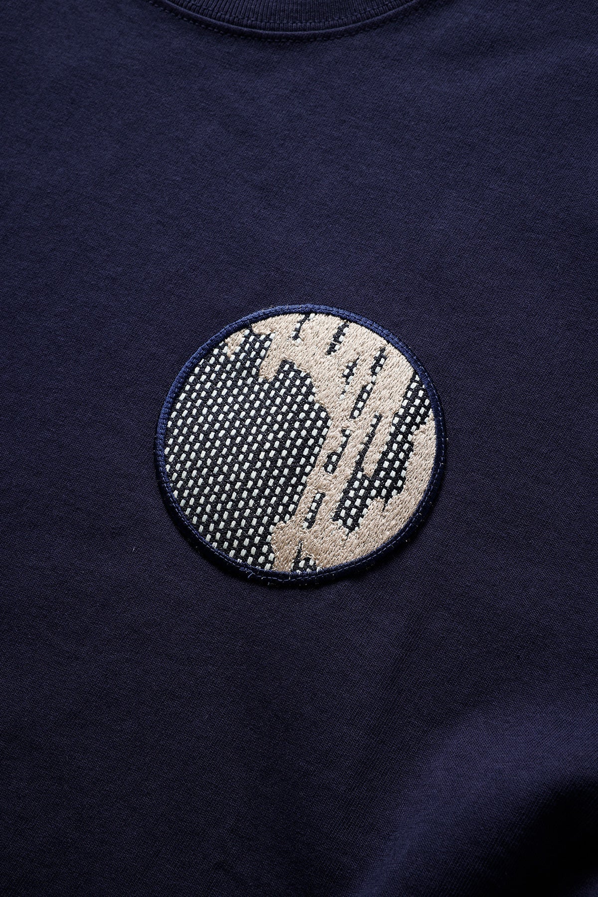 FUNDAMENTAL CIRCLE BORO PATCH TEE-NAVY