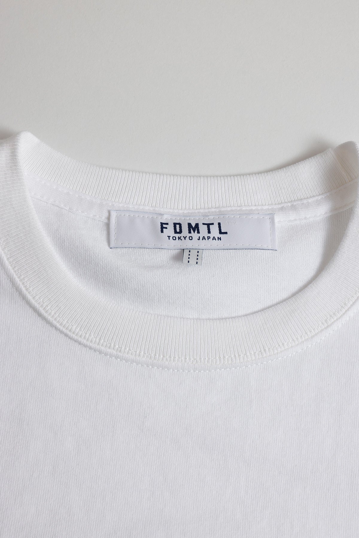 FUNDAMENTAL CIRCLE PATCH TEE-WHITE