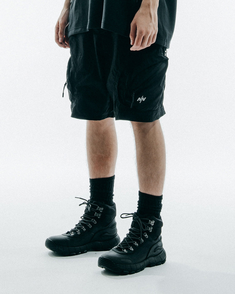 NINE POINT NINE CONVEX POCKET WIDE SHORTS-BLACK