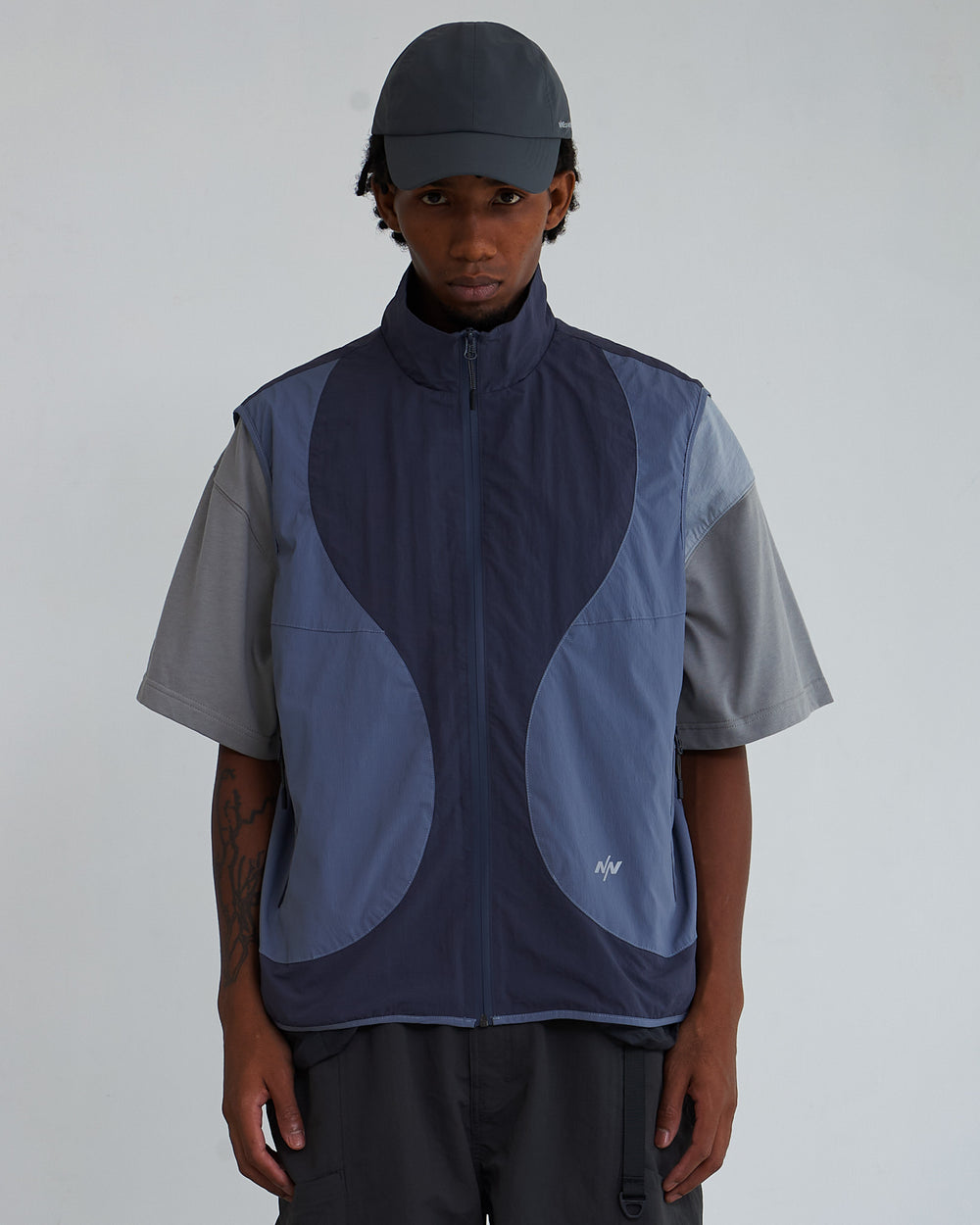 NINE POINT NINE COVE FUNCTIONAL VEST-DARK BLUE