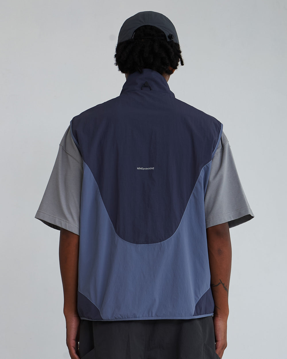 NINE POINT NINE COVE FUNCTIONAL VEST-DARK BLUE