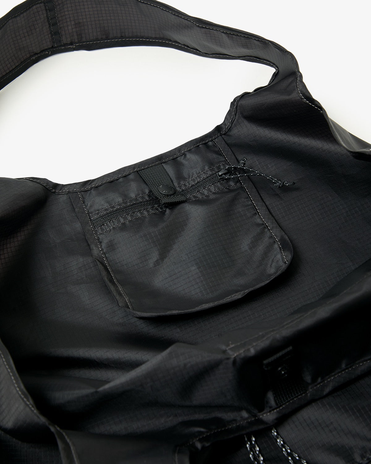 AND WANDER CRISPY RIP GROCERY POCKET BAG-BLACK