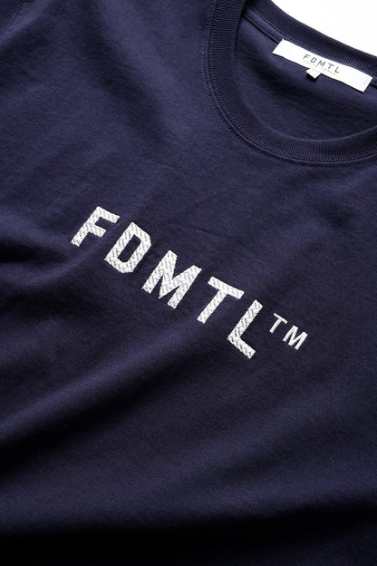FUNDAMENTAL EMBROIDERY LOGO TEE-NAVY