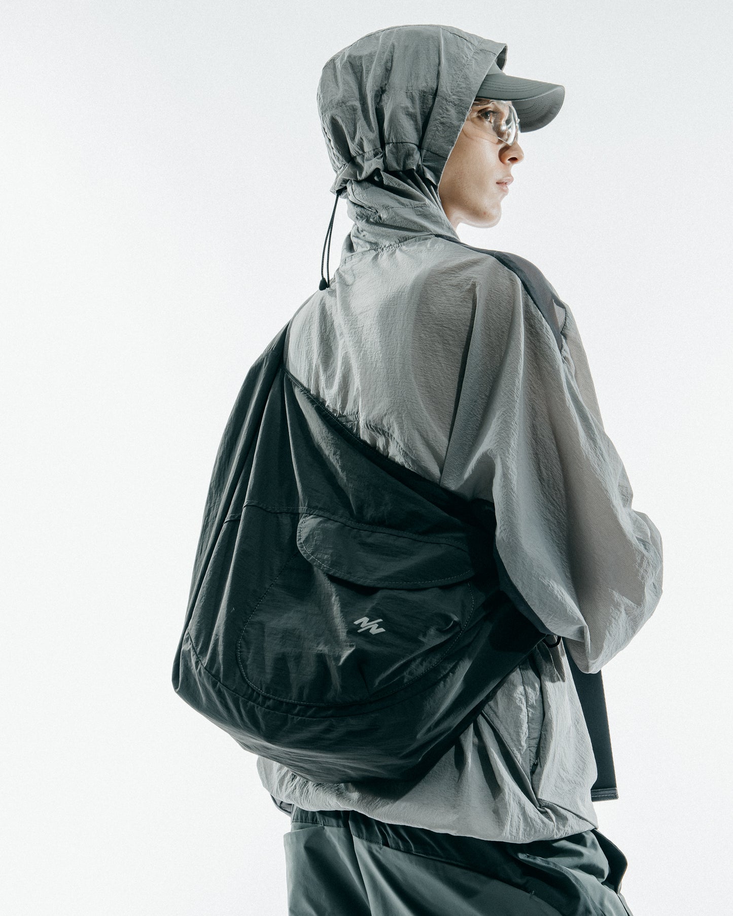 NINE POINT NINE ESCAPE CROSSBODY BAG-GREY