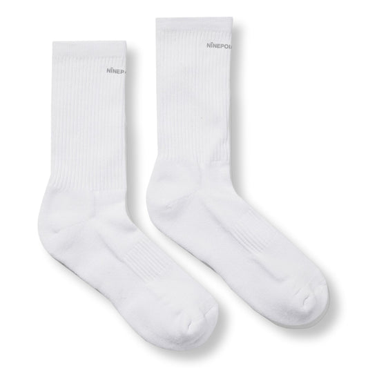 NINE POINT NINE ELEMENT COOLMAX REFLECTIVE LOGO SOCKS-WHITE