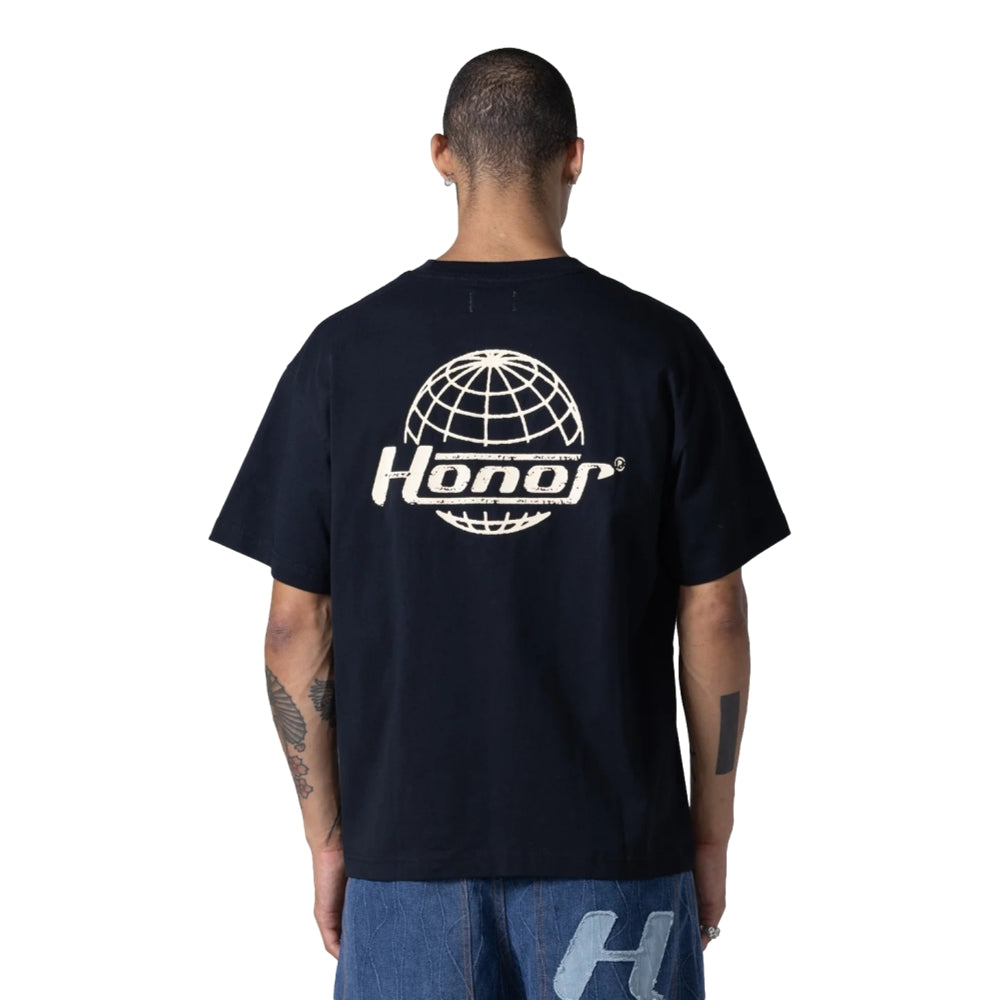 HONOR THE GIFT HONOR GLOBE LOGO TEE-BLACK