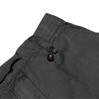 KNEE PLEATED CARGO PANTS