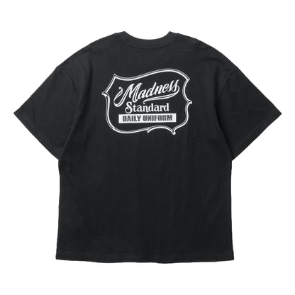 MADNESS BADGE (L) UNIFORM T-SHIRT-BLACK