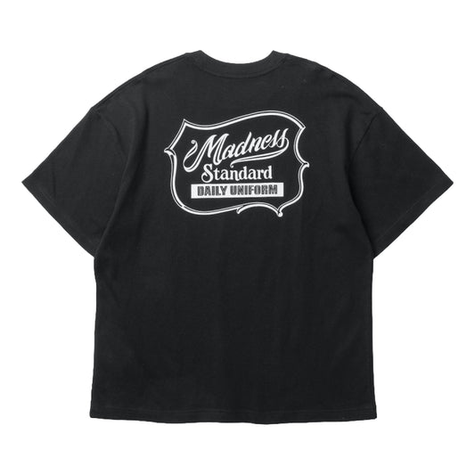 MADNESS BADGE (L) UNIFORM T-SHIRT-BLACK