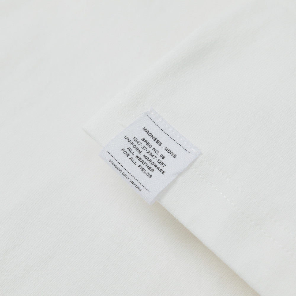 MADNESS BADGE (L) UNIFORM T-SHIRT-WHITE