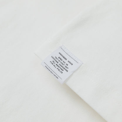 MADNESS BADGE (L) UNIFORM T-SHIRT-WHITE
