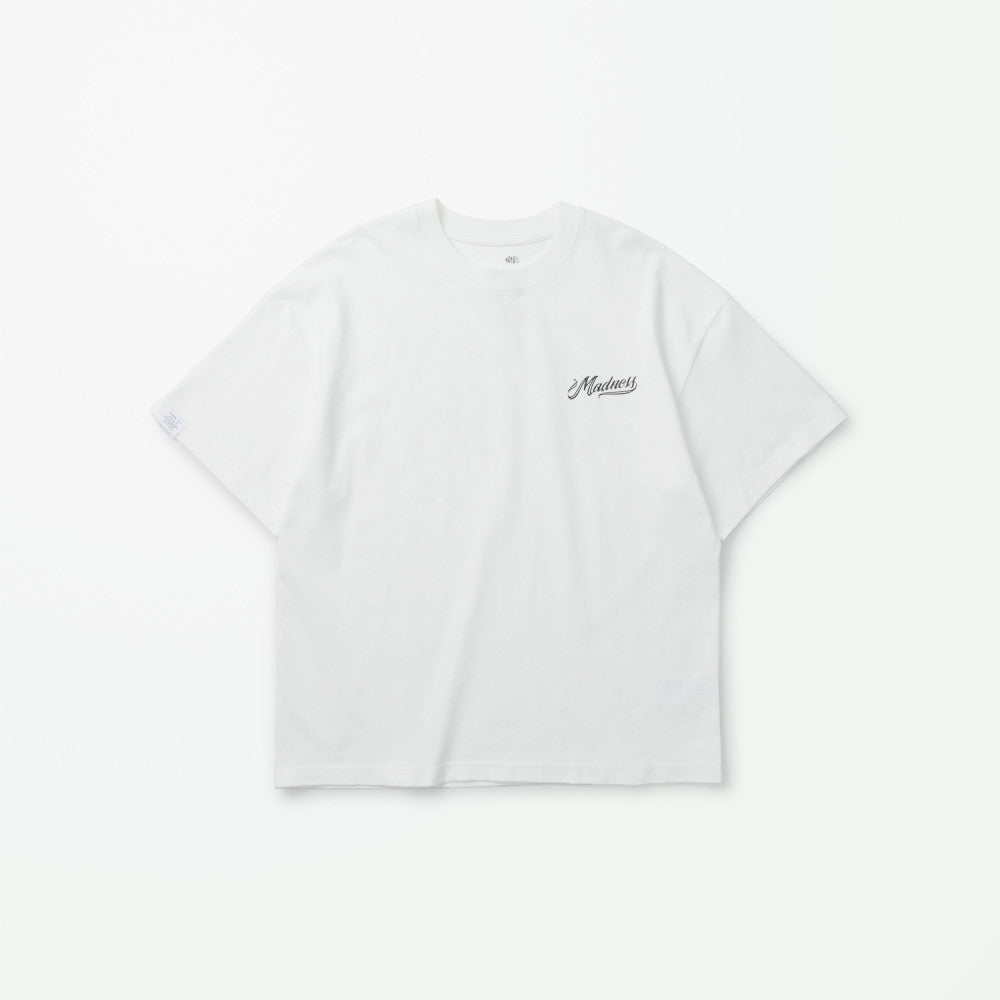 MADNESS BADGE (L) UNIFORM T-SHIRT-WHITE