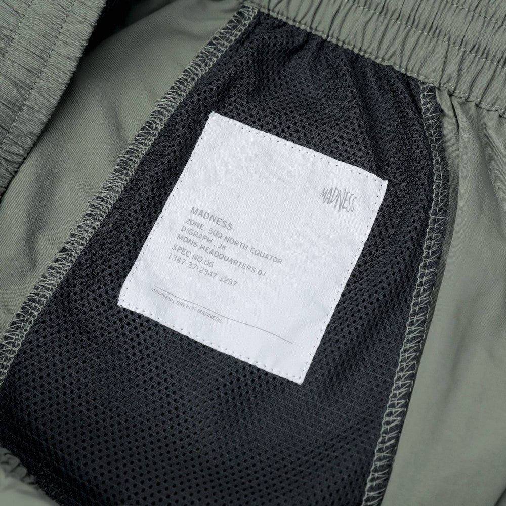 MADNESS NYLON ESSENTIAL SHORTS-GREEN