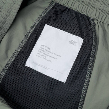 MADNESS NYLON ESSENTIAL SHORTS-GREEN