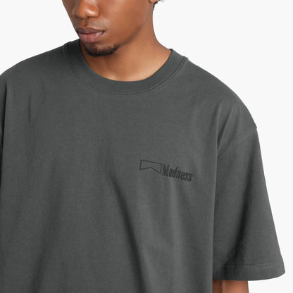 MADNESS PRINT TEE-CHARCOAL