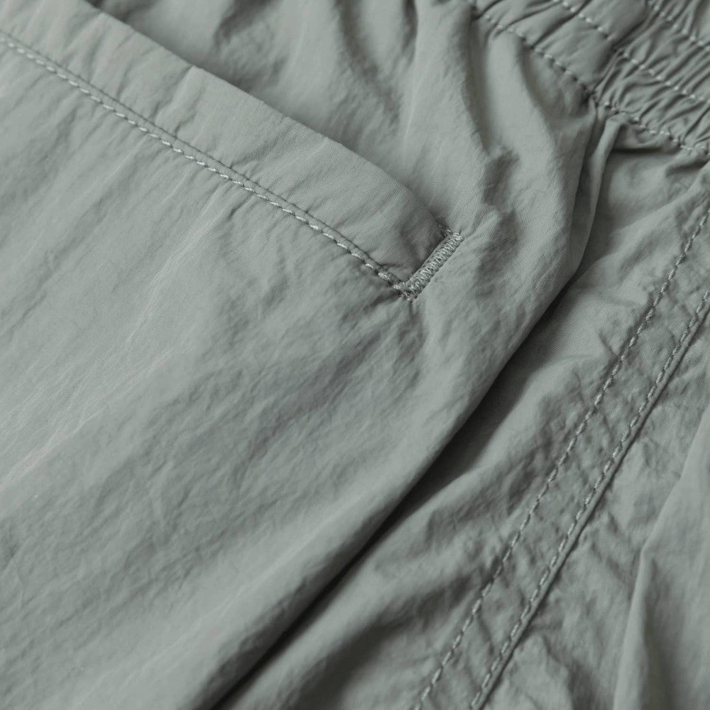 MADNESS STD LOGO NYLON ESSENTIAL SHORTS (16")-CEMENT