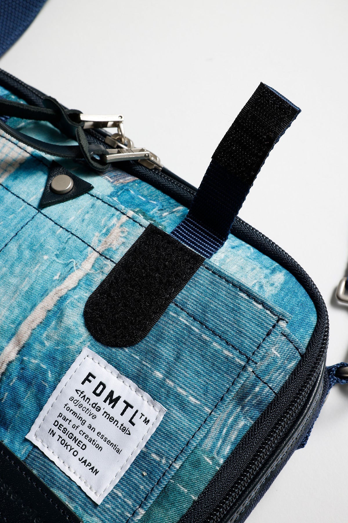 FUNDAMENTAL MASTER-PIECE COMPACT SHOULDER BAG-BORDO