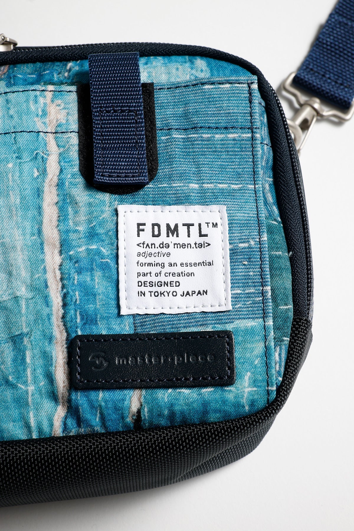 FUNDAMENTAL MASTER-PIECE COMPACT SHOULDER BAG-BORDO