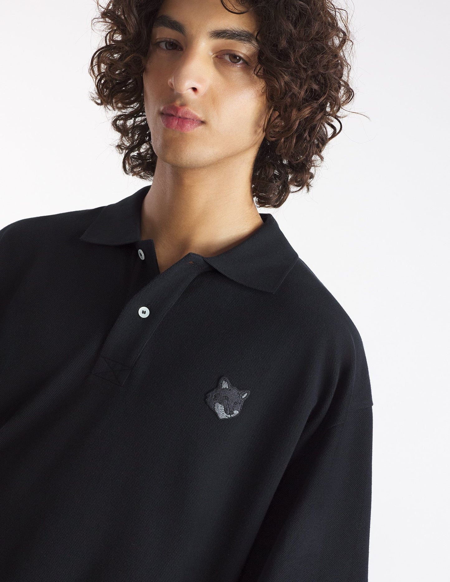MAISON KITSUNE M BOLD FOX HEAD PATCH OVERSIZE POLO
-BLACK