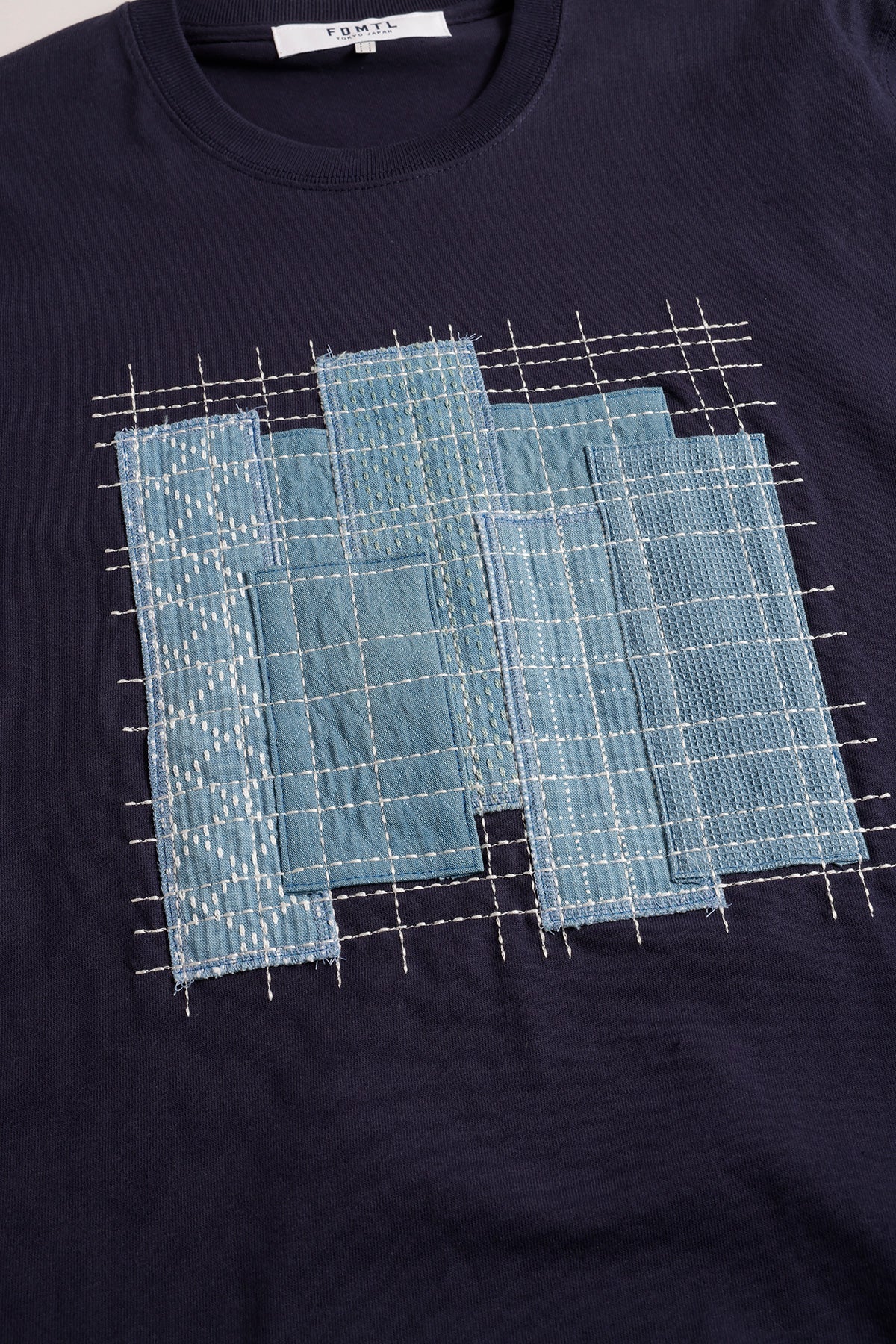 FUNDAMENTAL PATCHWORK TEE-NAVY