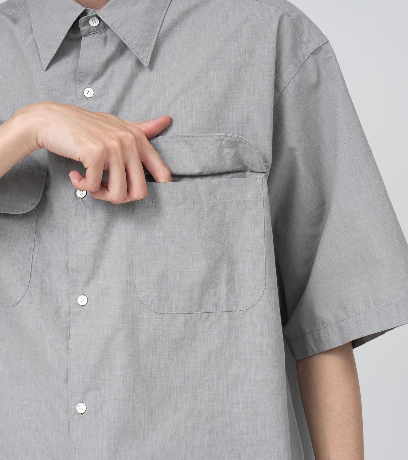 Nanamica REGULAR COLLAR END ON END S/S SHIRT-GREY – Open Dialogue