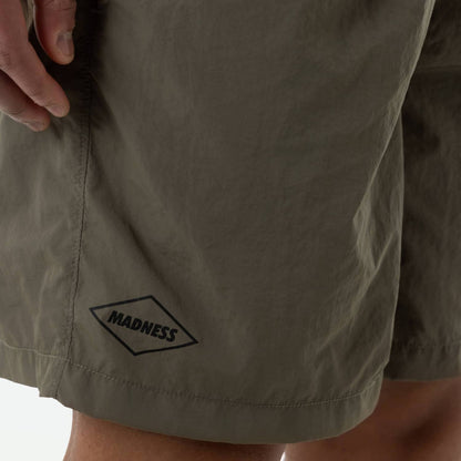 MADNESS RHOMBUS LOGO NYLON ESSENTIAL SHORTS (17")-SAND
