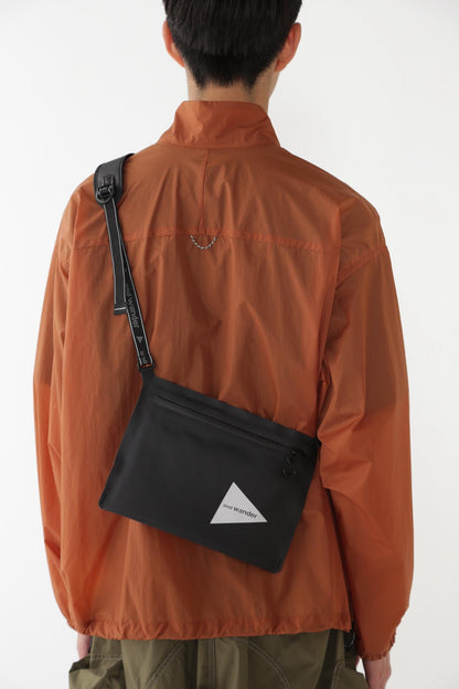AND WANDER SIL SACOCHE-BLACK
