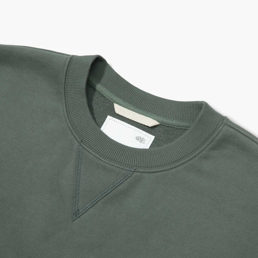 MADNESS SOLID CREW SWEAT. BOXY-SMOKE GREEN