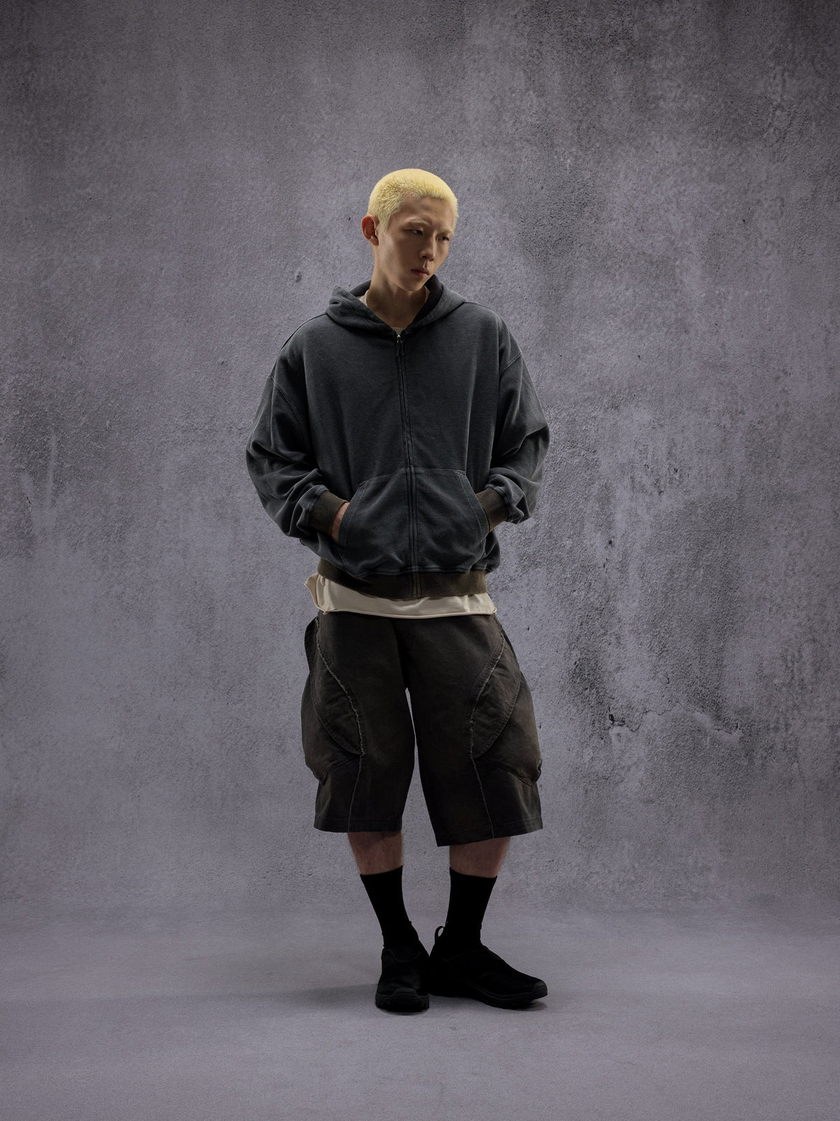 NINE POINT NINE SPIRAL MULTI POCKET FIELD SHORTS-CHARCOAL
