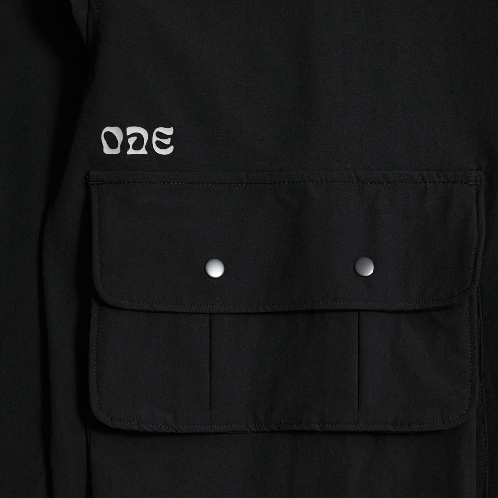 OPEN DIALOGUE STAND COLLAR MULTI POCKET SHIRT-BLACK