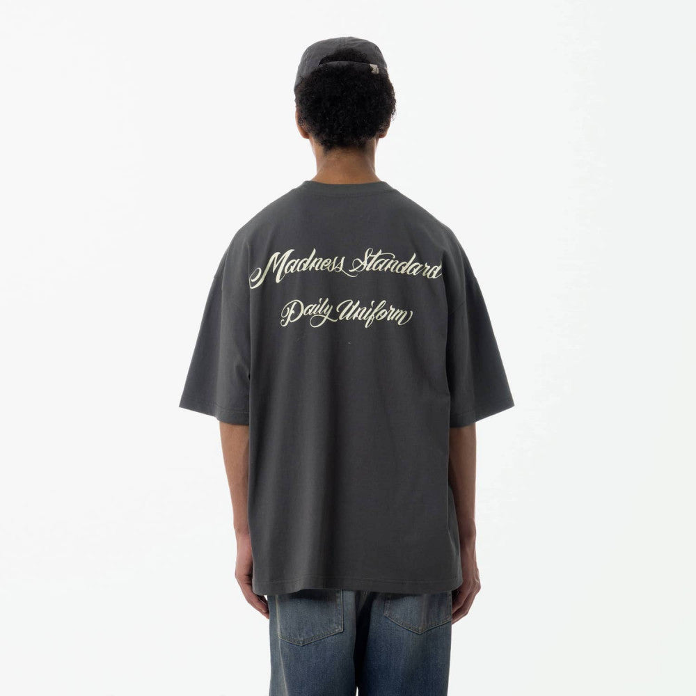 MADNESS STD. UNIFORM SCRIPT POCKET T-SHIRT-CHARCOAL
