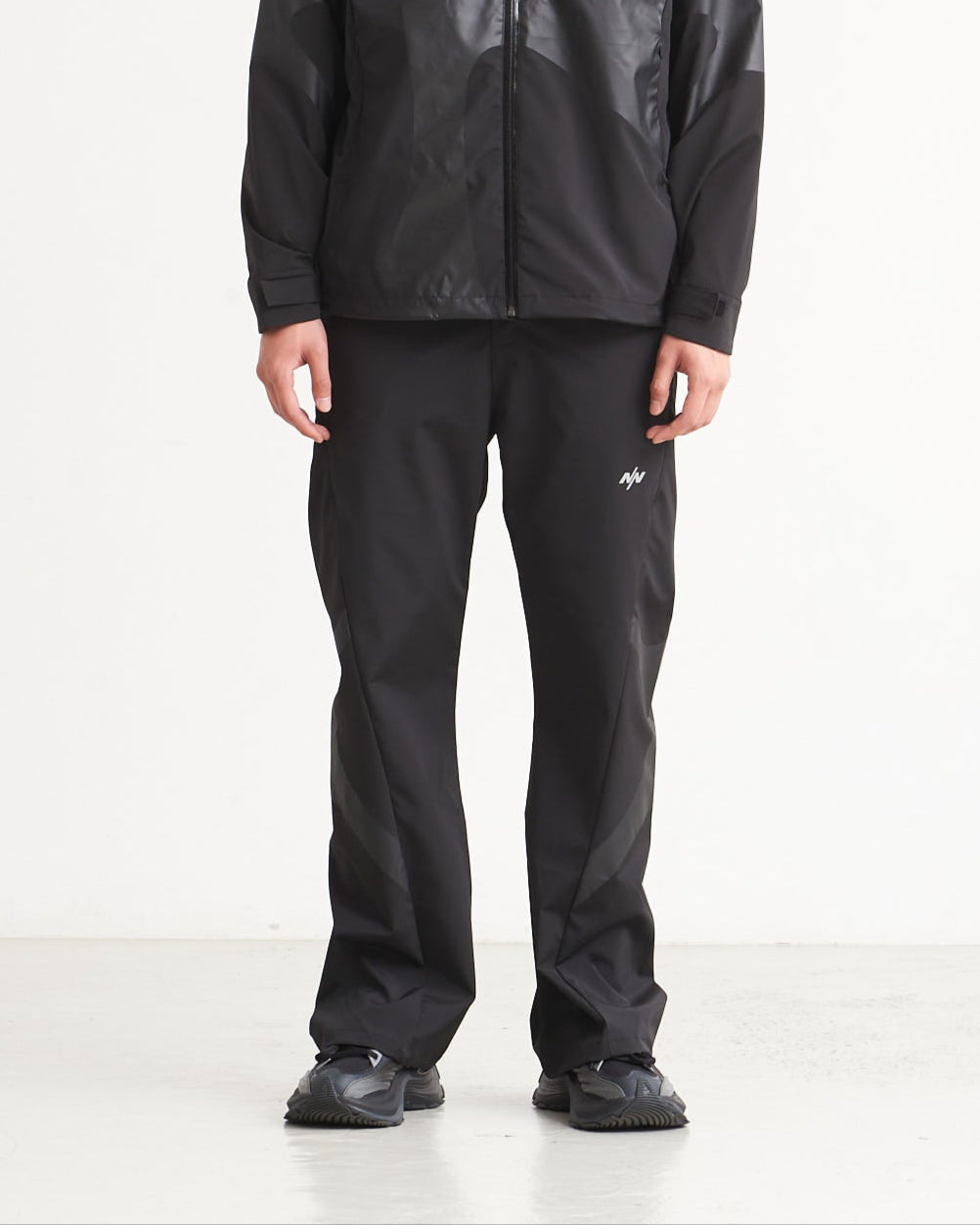 NINE POINT NINE THE SUN SHELL PANTS-BLACK