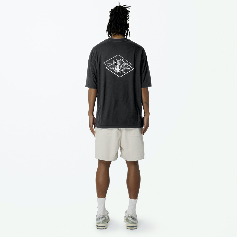 MADNESS WASHED PRINT TEE-BLACK