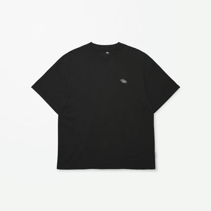 MADNESS WASHED PRINT TEE-BLACK