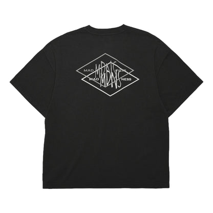 MADNESS WASHED PRINT TEE-BLACK