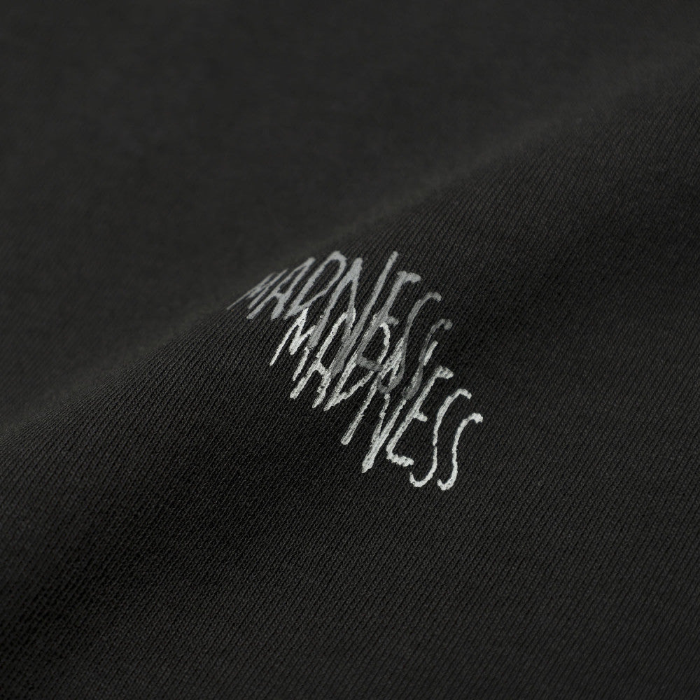 MADNESS WASHED PRINT TEE-BLACK