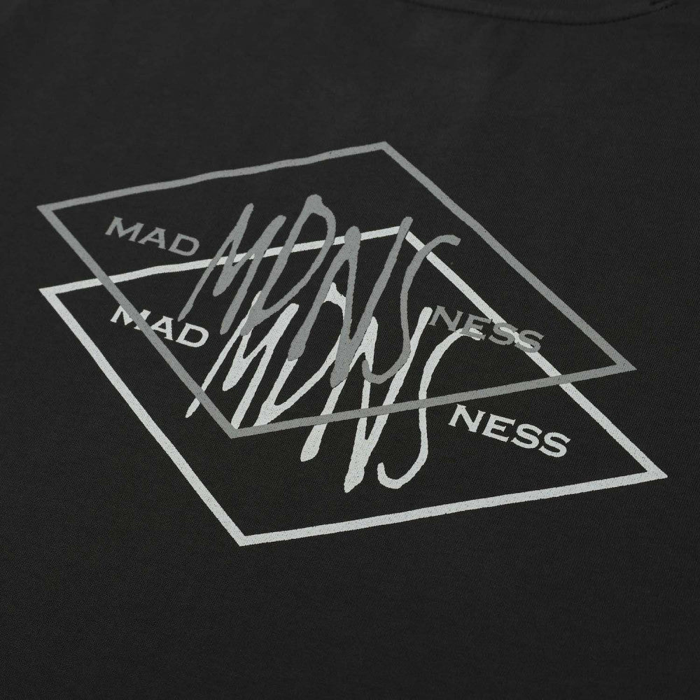 MADNESS WASHED PRINT TEE-BLACK