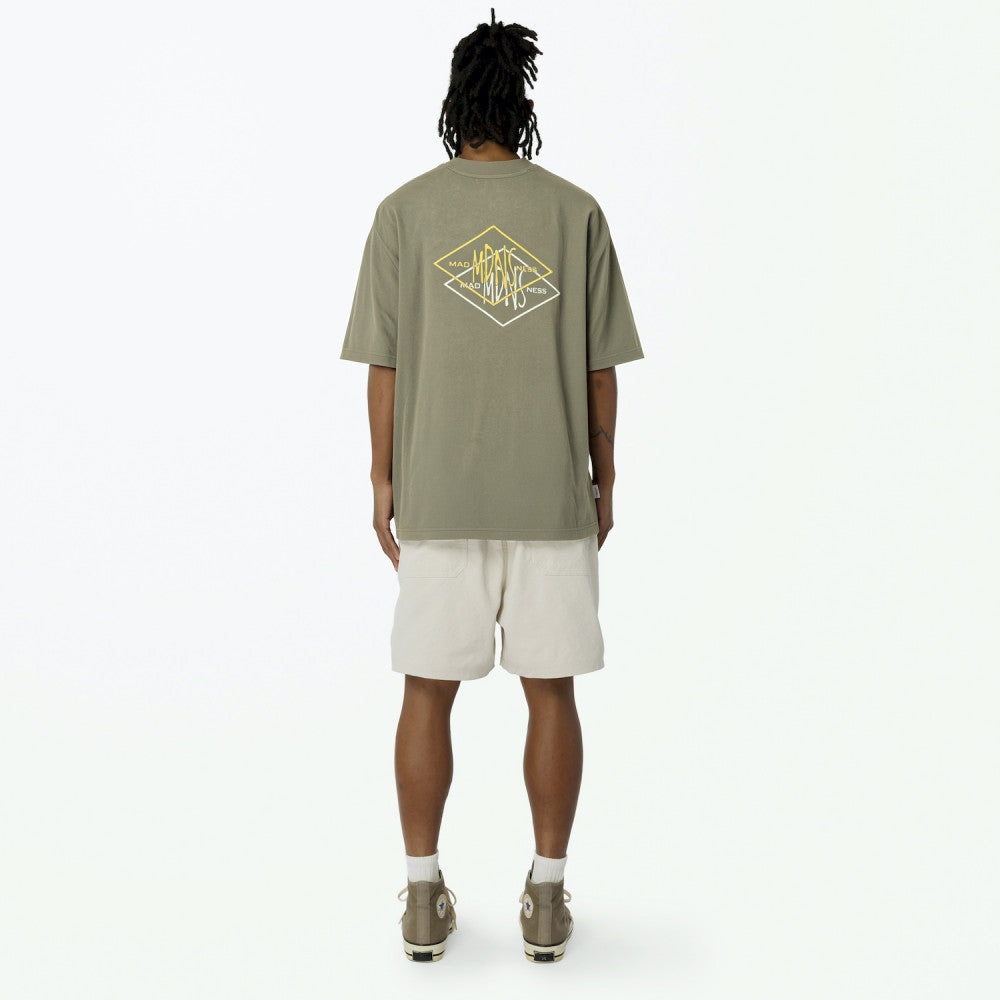 MADNESS WASHED PRINT TEE-OLIVE