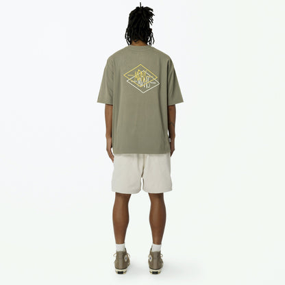 MADNESS WASHED PRINT TEE-OLIVE