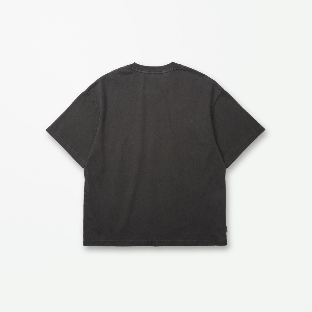 MADNESS WASHED PRINT TEE-BLACK