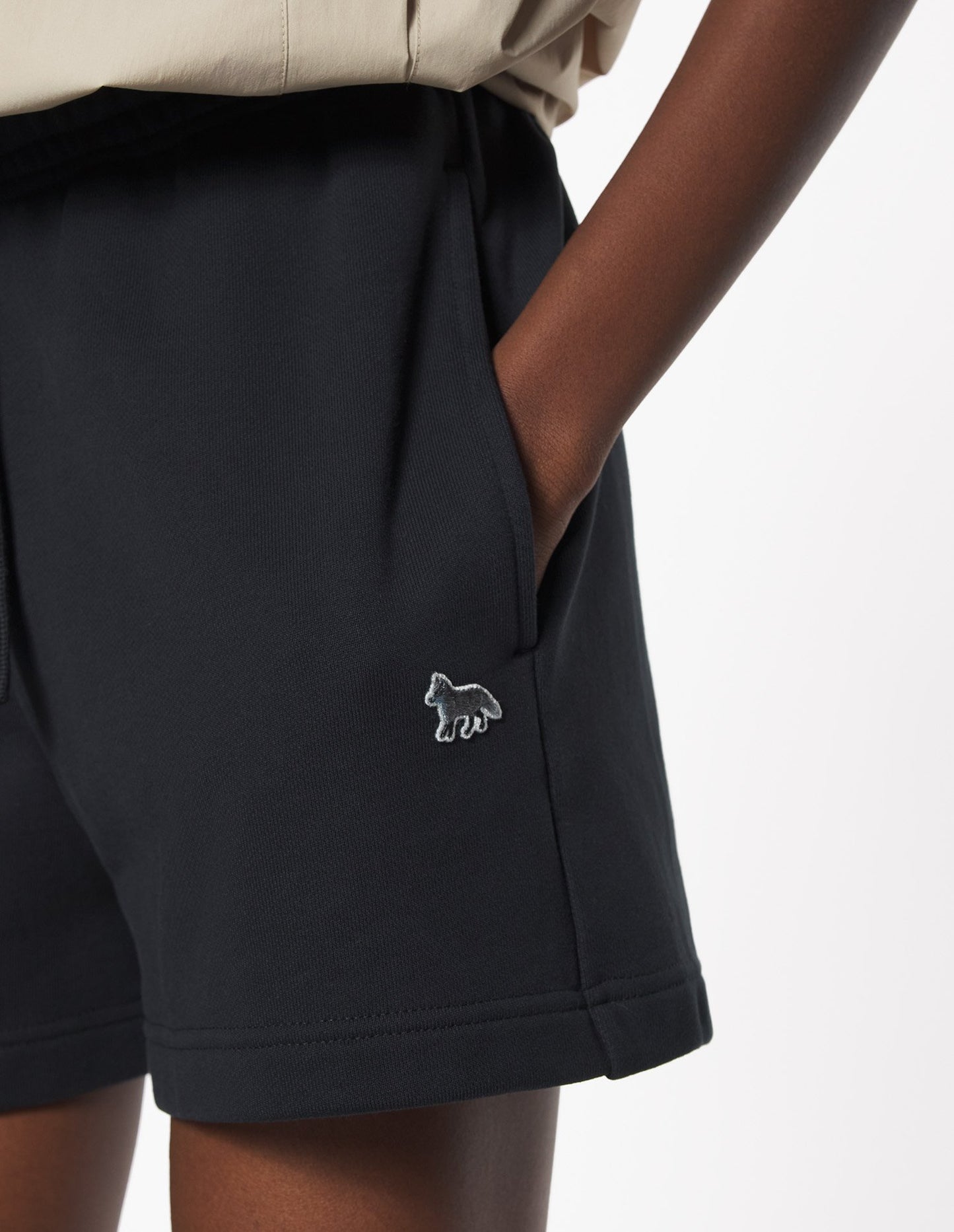 MAISON KITSUNE W BABY FOX PATCH REGULAR JOG SHORTS-BLACK