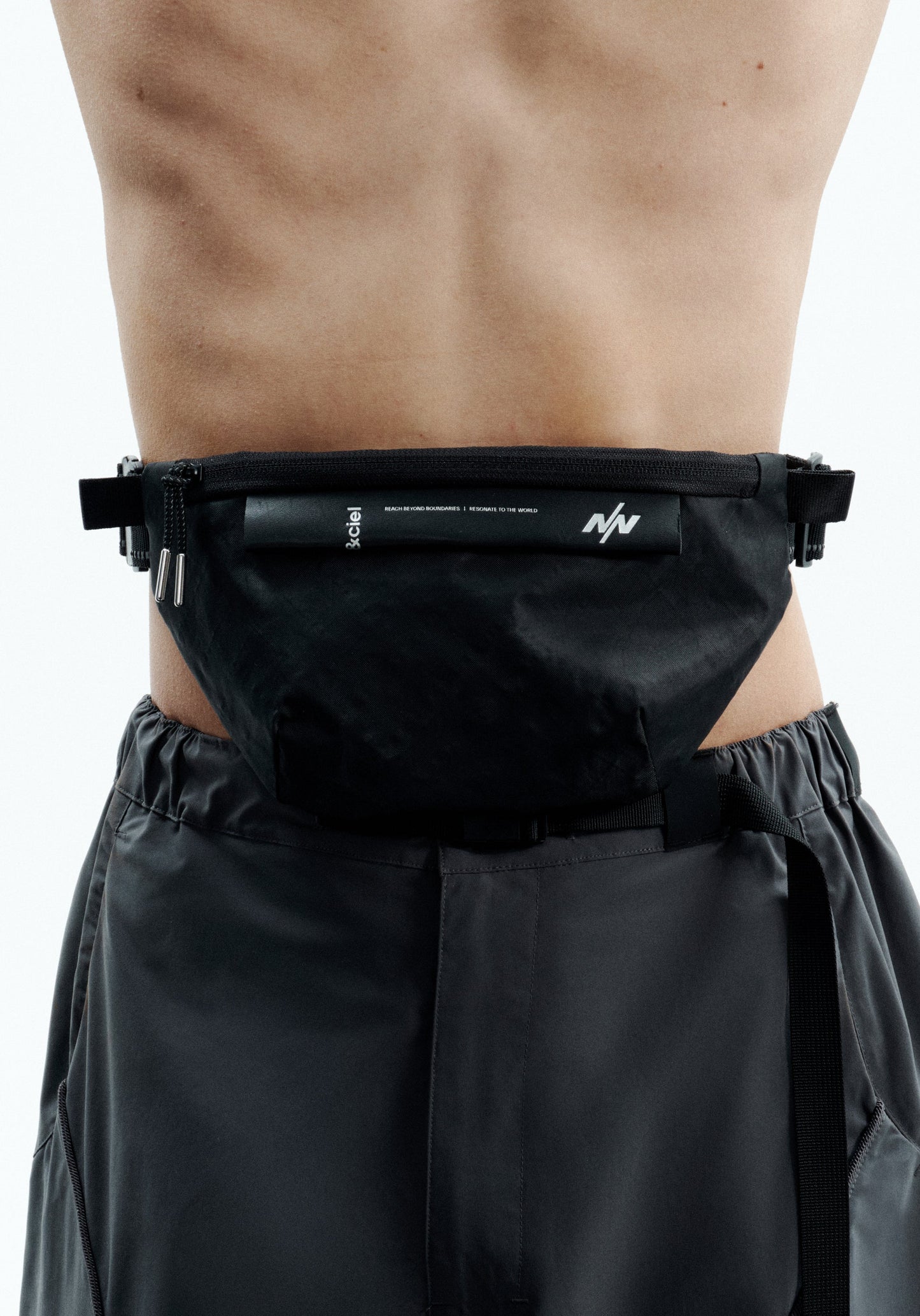 NINE POINT NINE X côte & ciel ISARAU XS-BLACK