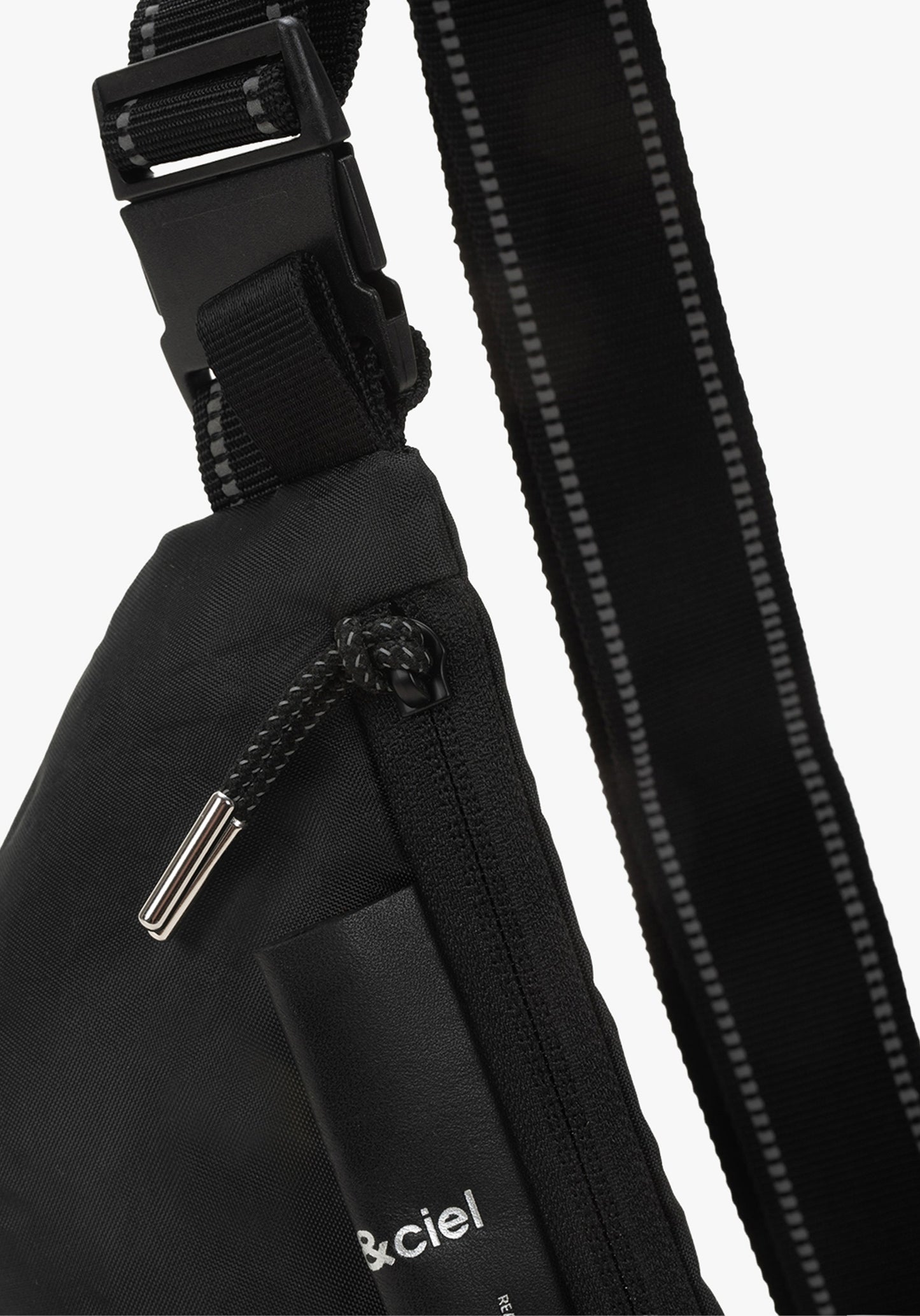 NINE POINT NINE X côte & ciel ISARAU XS-BLACK