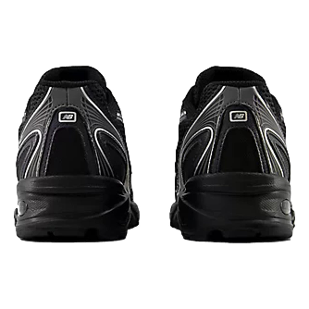 NEW BALANCE U740-BLACK